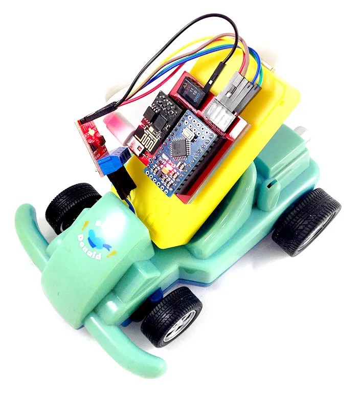 玩具車接上行動電源