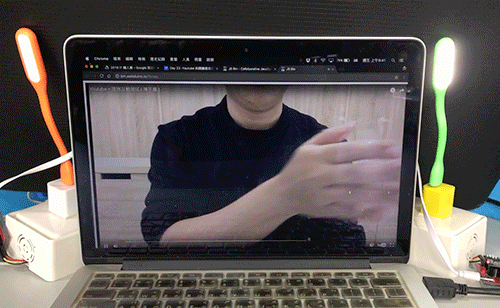 YouTube 影片和智慧插座燈泡互動